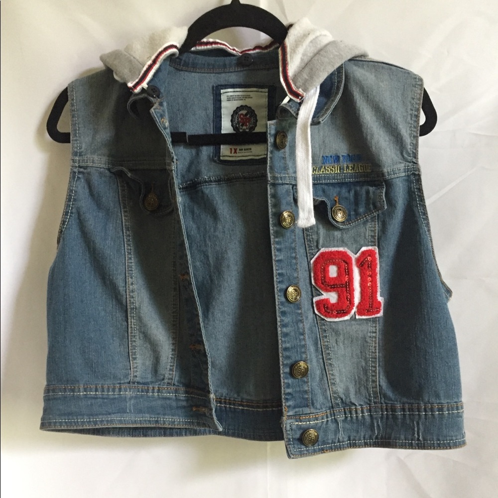 Hooded Crooped Jean Vest